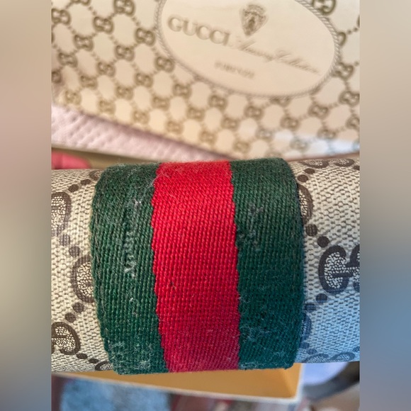 Gucci Sherry GG Supreme Canvas Clutch Velcro Closure with original box!! - Picture 6 of 16